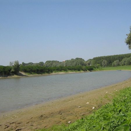 Hostiliae Ciminiera Hotel Ostiglia Buitenkant foto