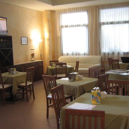 Hostiliae Ciminiera Hotel Ostiglia Buitenkant foto
