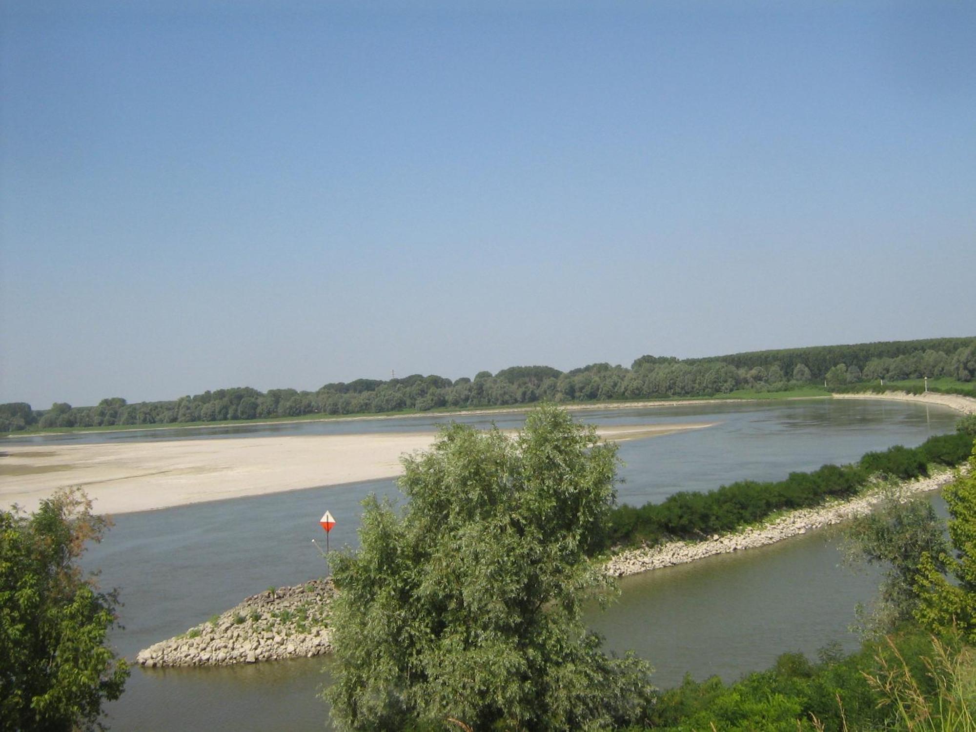 Hostiliae Ciminiera Hotel Ostiglia Buitenkant foto