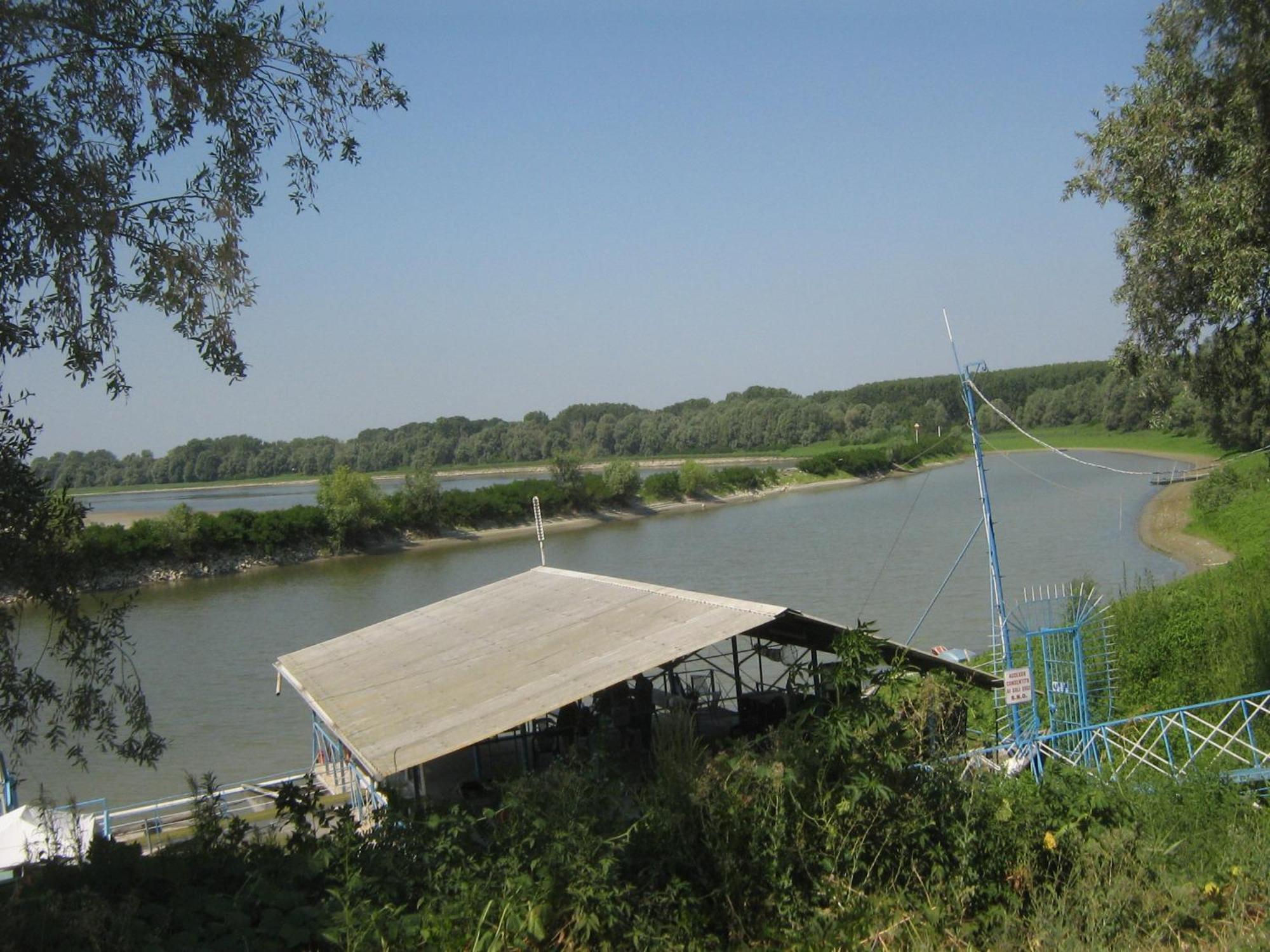 Hostiliae Ciminiera Hotel Ostiglia Buitenkant foto
