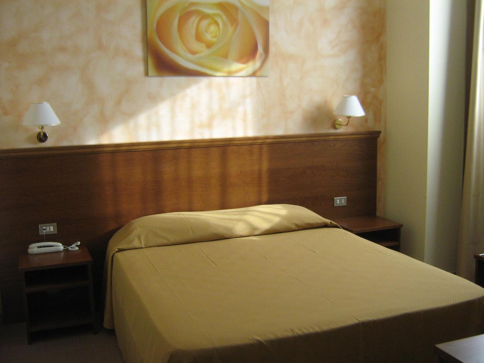 Hostiliae Ciminiera Hotel Ostiglia Buitenkant foto