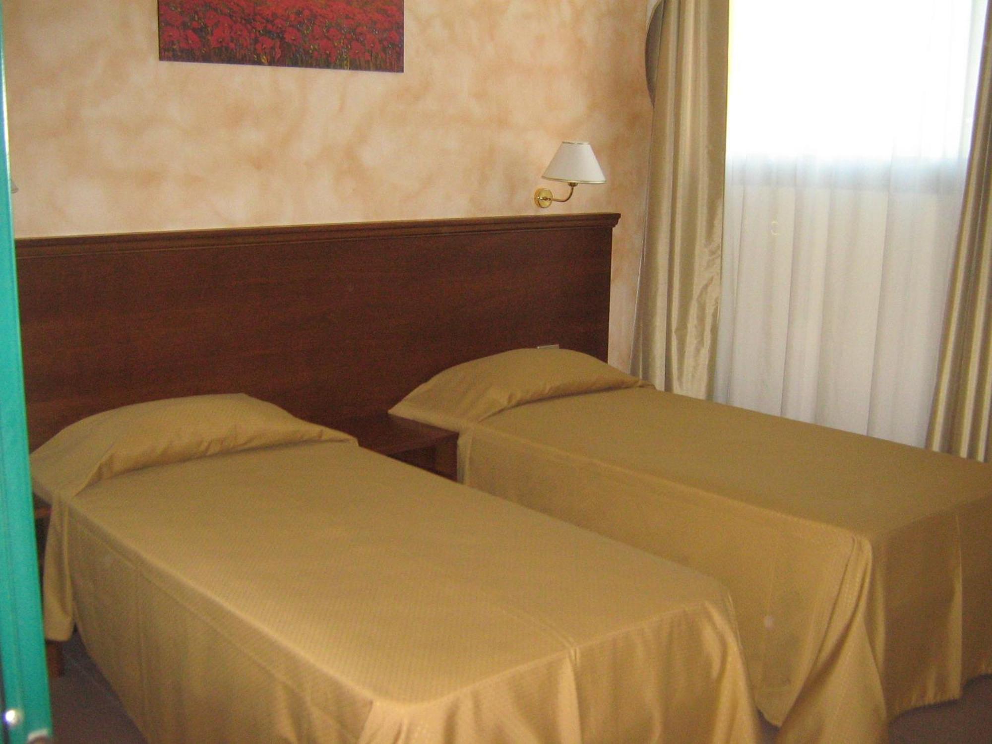 Hostiliae Ciminiera Hotel Ostiglia Buitenkant foto