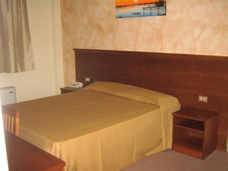 Hostiliae Ciminiera Hotel Ostiglia Buitenkant foto