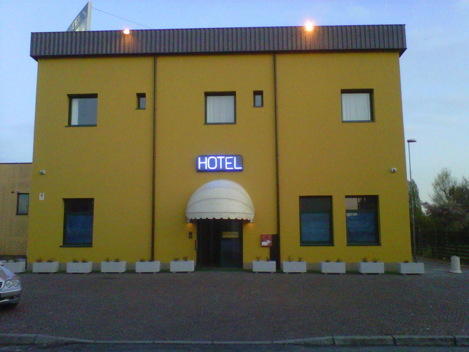 Hostiliae Ciminiera Hotel Ostiglia Buitenkant foto
