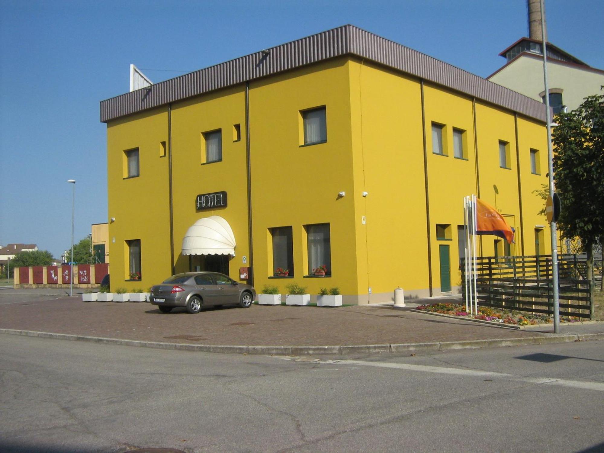 Hostiliae Ciminiera Hotel Ostiglia Buitenkant foto