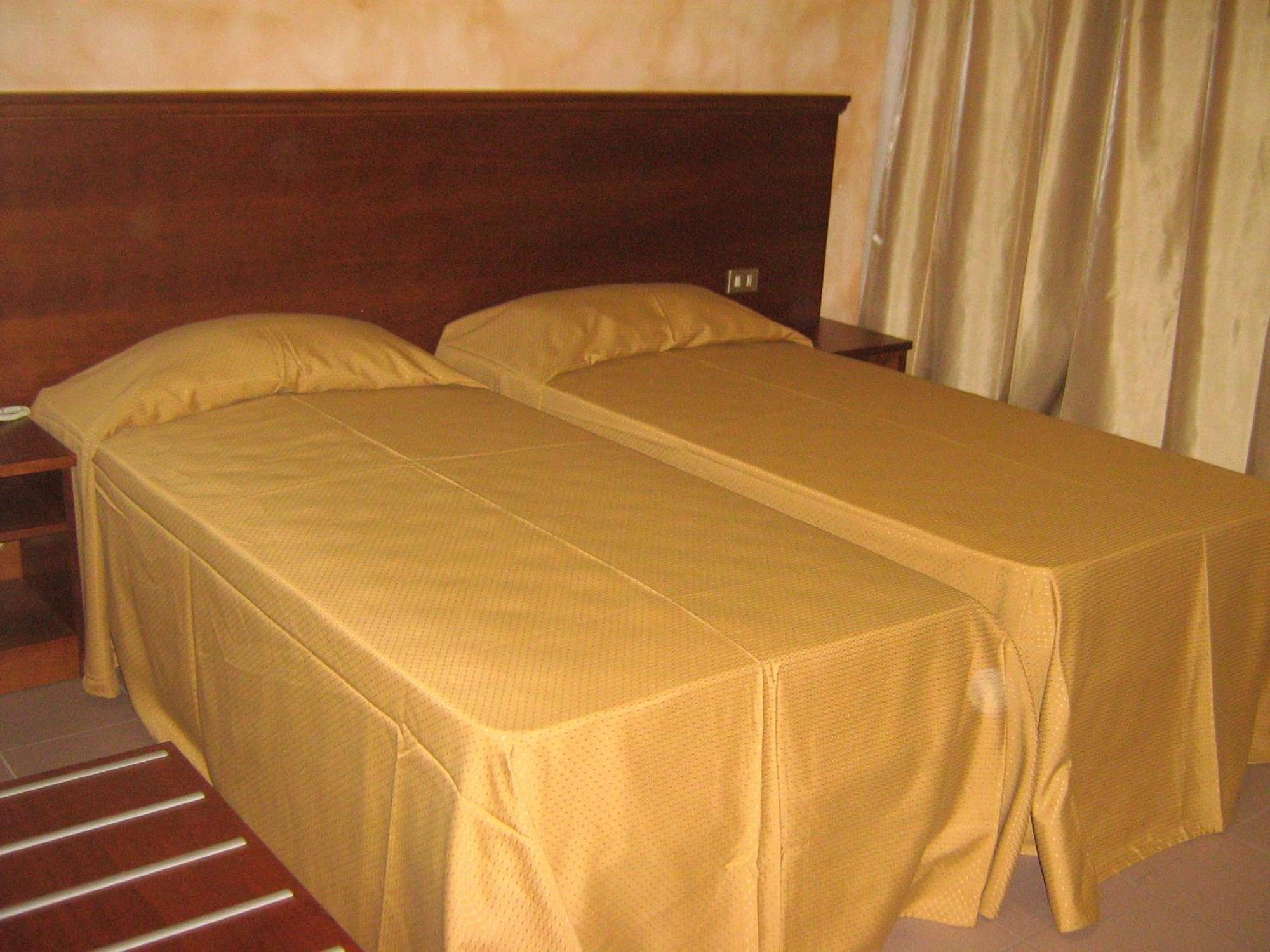 Hostiliae Ciminiera Hotel Ostiglia Buitenkant foto