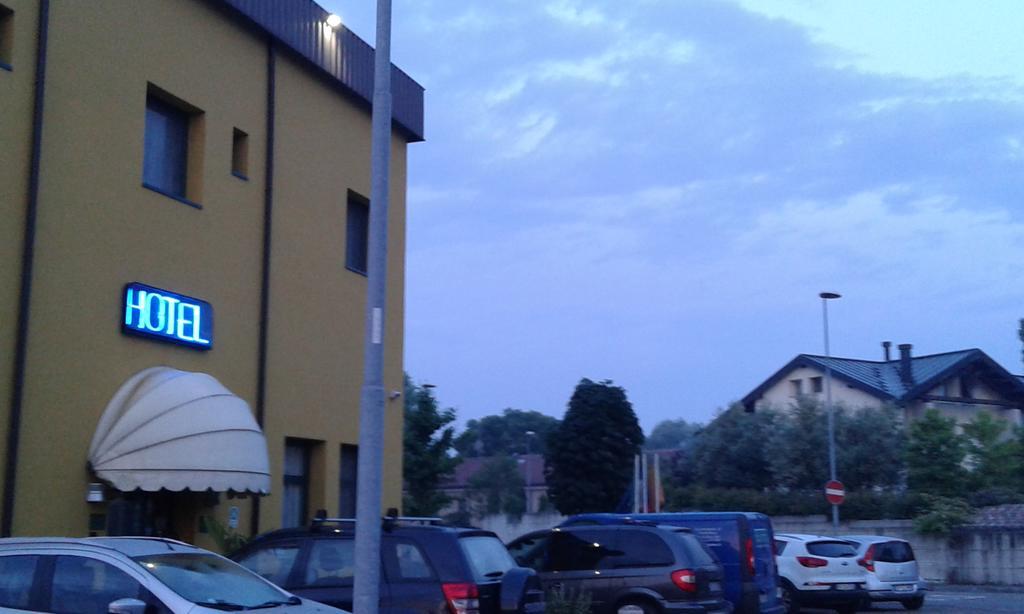 Hostiliae Ciminiera Hotel Ostiglia Buitenkant foto